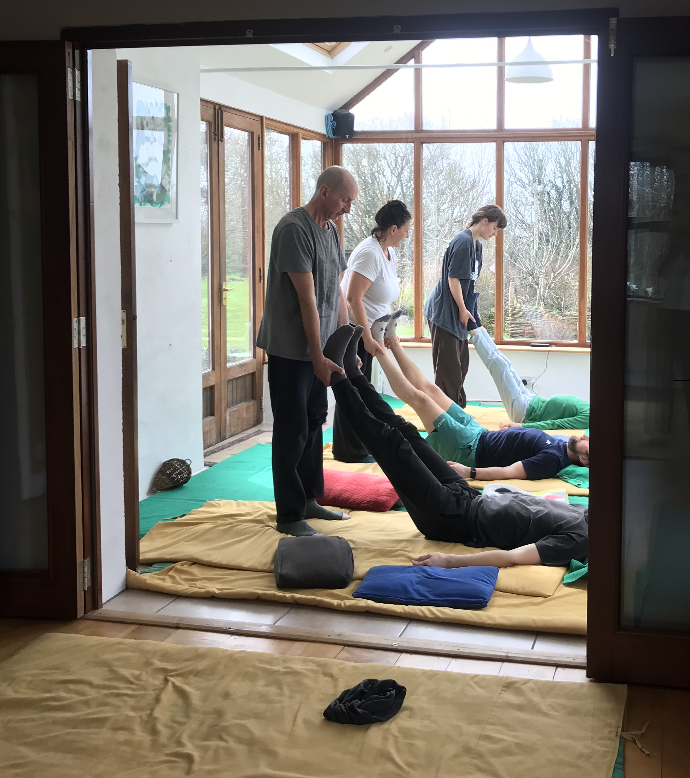 shiatsu class leg lift